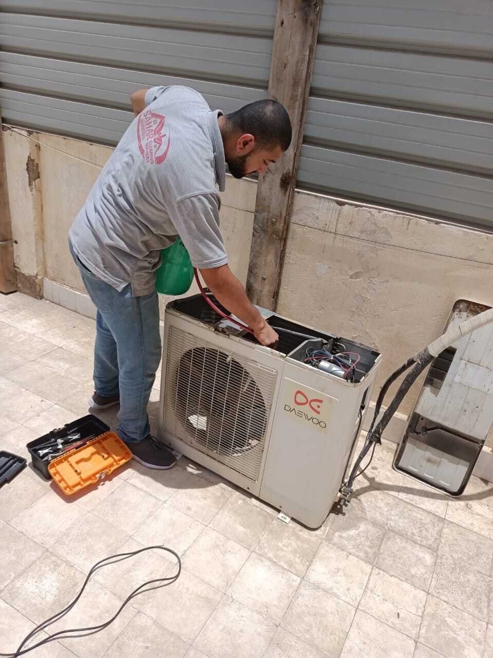 فني تركيب وصيانة مكيفات بجدة سريع