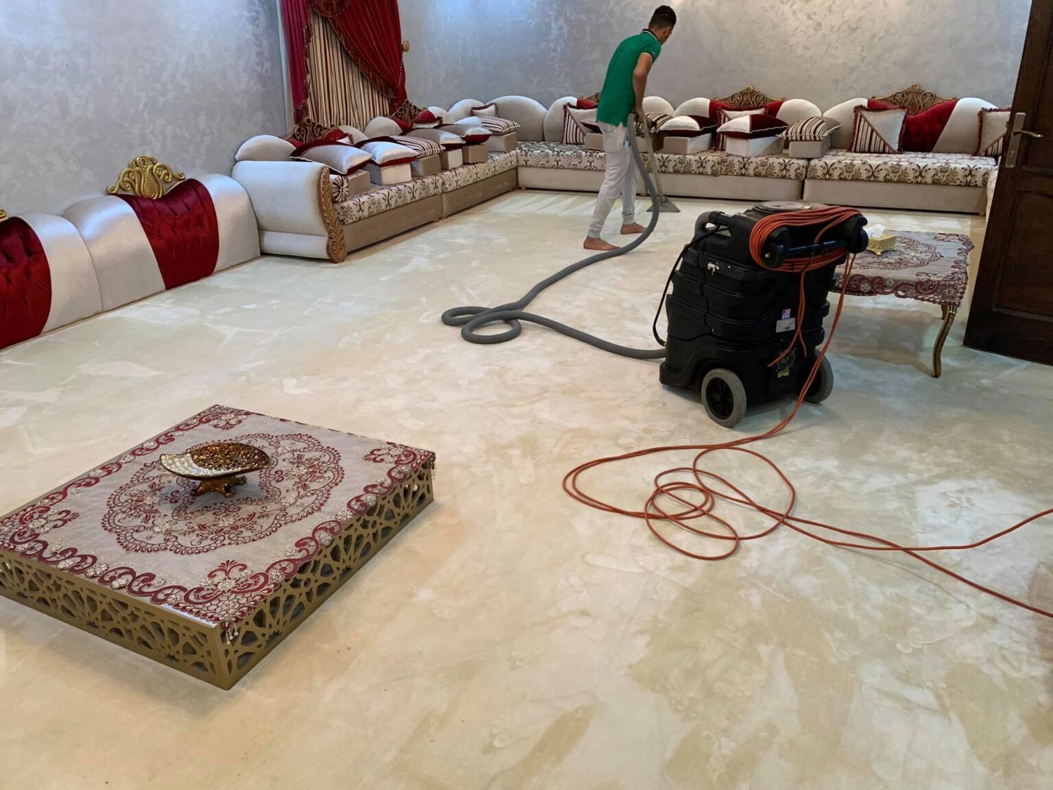 شركة تنظيف بالبخار تنظيف كنب وسجاد بجدة